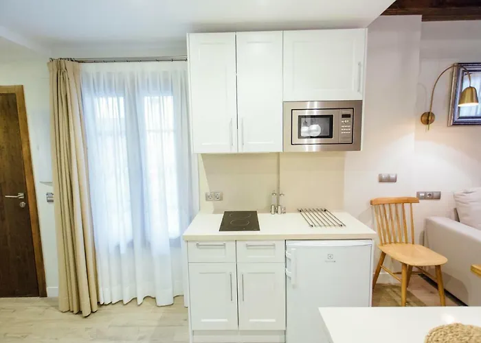 One&Lux Byron Suites